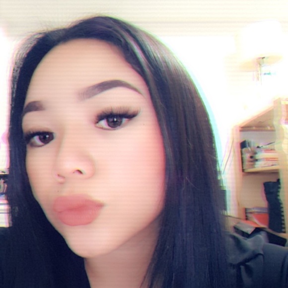 Meet your Posher, Carla - Picture 1 of 1